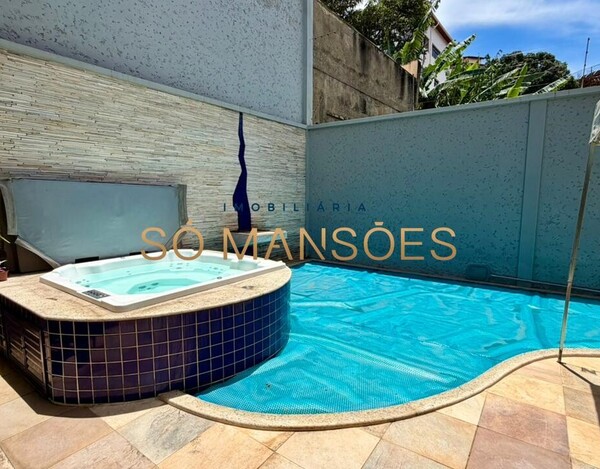 Casa de 364m² à venda no Bairro Santa Lúcia.