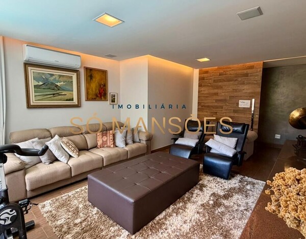 Casa de 364m² à venda no Bairro Santa Lúcia.