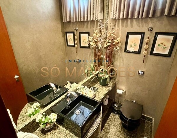 Casa de 364m² à venda no Bairro Santa Lúcia.