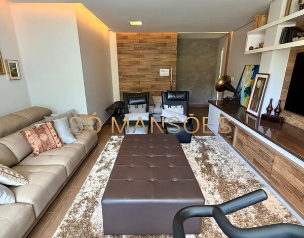 Casa de 364m² à venda no Bairro Santa Lúcia.