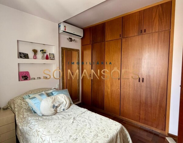 Casa de 364m² à venda no Bairro Santa Lúcia.