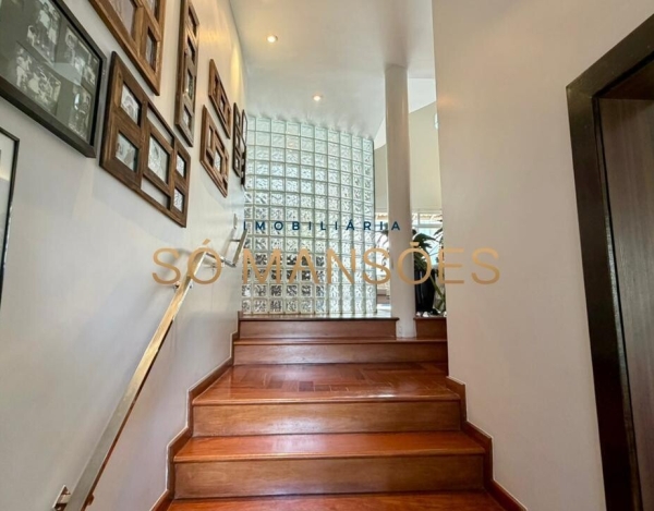 Casa de Alto Padrão de 363 m² à Venda com 1 Suíte e Espaço Gourmet no Santa Lúcia, Belo Horizonte - MG