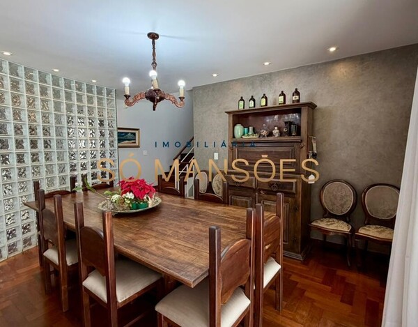 Casa de 364m² à venda no Bairro Santa Lúcia.