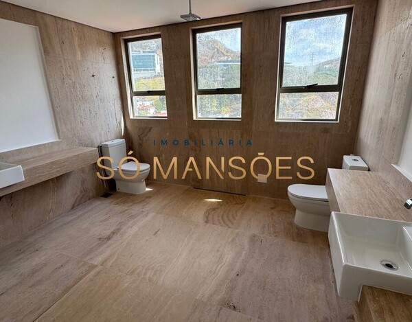 Apartamento de 323m² à venda no Bairro Santa Lúcia