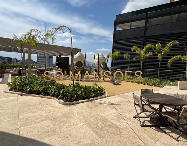 Apartamento de 323m² à venda no Bairro Santa Lúcia