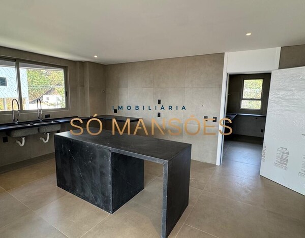 Apartamento de 323m² à venda no Bairro Santa Lúcia