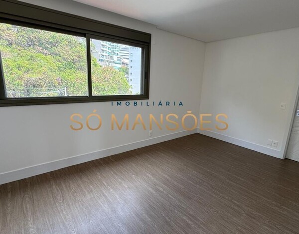 Apartamento de 323m² à venda no Bairro Santa Lúcia