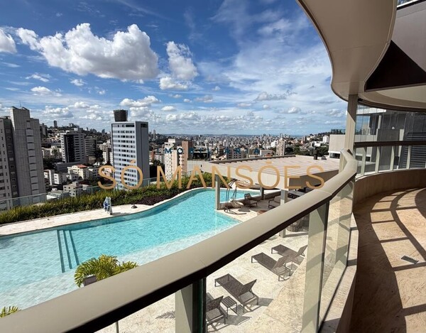 Apartamento de 323m² à venda no Bairro Santa Lúcia