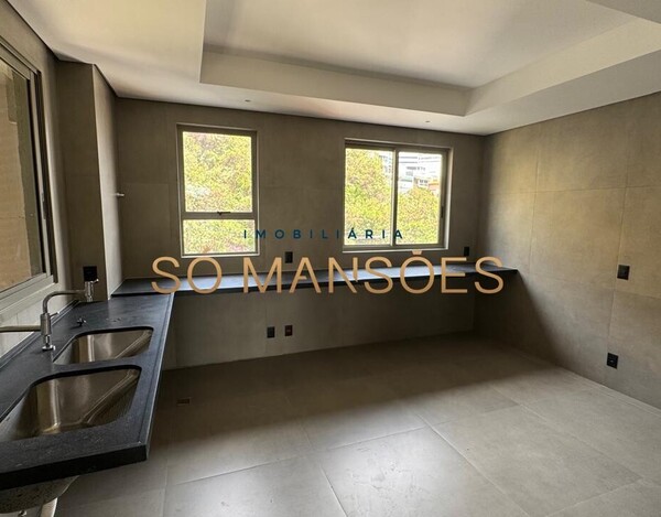 Apartamento de 323m² à venda no Bairro Santa Lúcia