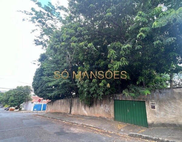 TERRENO DE ESQUINA COM 1.080 M² EM ÁREA ESTRATÉGICA PARA EMPREENDIMENTO