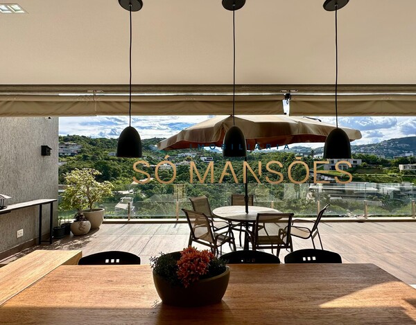 Exclusividade Só Mansões. Casa de 511m² e vista privilegiada à venda no condomínio Vale dos Cristais.