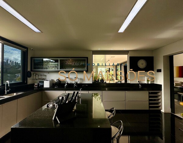 Exclusividade Só Mansões. Casa de 511m² e vista privilegiada à venda no condomínio Vale dos Cristais.