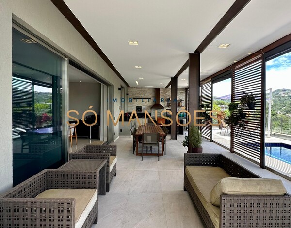 CASA DE 490M² À VENDA NO VALE DOS CRISTAIS COM VISTA PERMANENTE