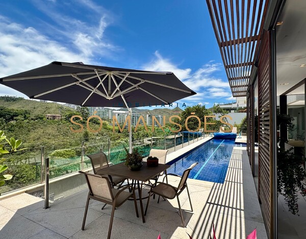 CASA DE 490M² À VENDA NO VALE DOS CRISTAIS COM VISTA PERMANENTE