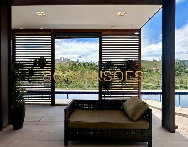 CASA DE 490M² À VENDA NO VALE DOS CRISTAIS COM VISTA PERMANENTE