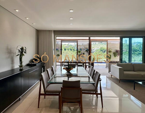 CASA DE 490M² À VENDA NO VALE DOS CRISTAIS COM VISTA PERMANENTE