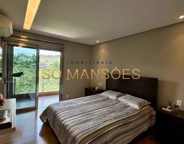 CASA DE 490M² À VENDA NO VALE DOS CRISTAIS COM VISTA PERMANENTE