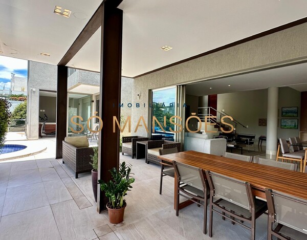 CASA DE 490M² À VENDA NO VALE DOS CRISTAIS COM VISTA PERMANENTE