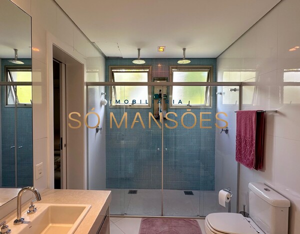 CASA DE 490M² À VENDA NO VALE DOS CRISTAIS COM VISTA PERMANENTE