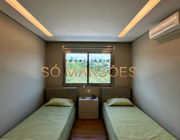 CASA DE 490M² À VENDA NO VALE DOS CRISTAIS COM VISTA PERMANENTE