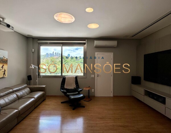 CASA DE 490M² À VENDA NO VALE DOS CRISTAIS COM VISTA PERMANENTE