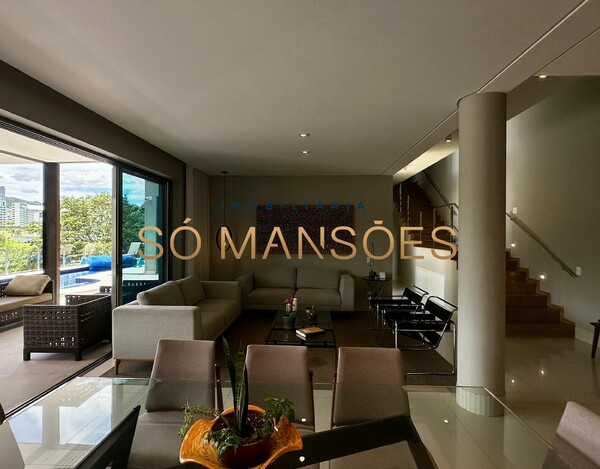 CASA DE 490M² À VENDA NO VALE DOS CRISTAIS COM VISTA PERMANENTE