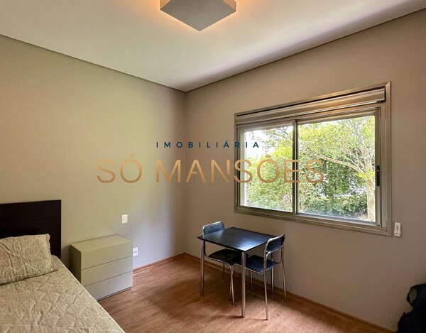 CASA DE 490M² À VENDA NO VALE DOS CRISTAIS COM VISTA PERMANENTE