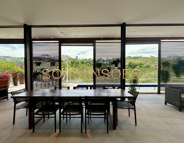 CASA DE 490M² À VENDA NO VALE DOS CRISTAIS COM VISTA PERMANENTE