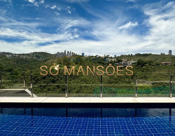 CASA DE 490M² À VENDA NO VALE DOS CRISTAIS COM VISTA PERMANENTE