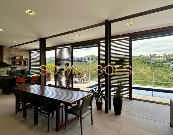 CASA DE 490M² À VENDA NO VALE DOS CRISTAIS COM VISTA PERMANENTE