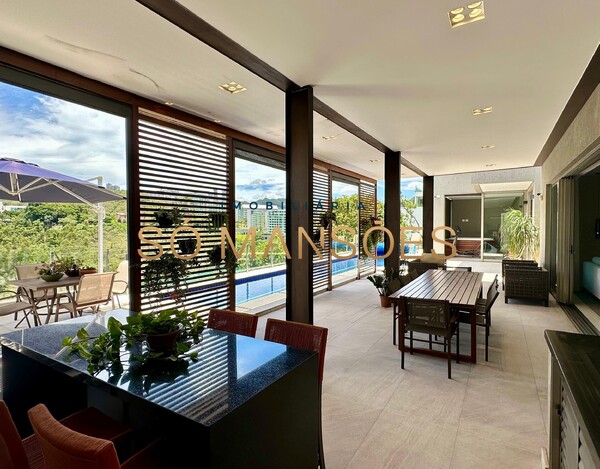 CASA DE 490M² À VENDA NO VALE DOS CRISTAIS COM VISTA PERMANENTE