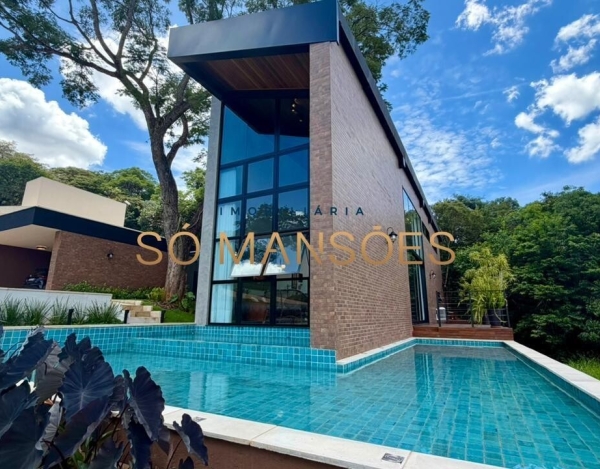 Casa de Alto Padrão de 373 m² à Venda com 3 Suítes e Espaço Gourmet no Condomínio Boa Vista, Brumadinho - MG