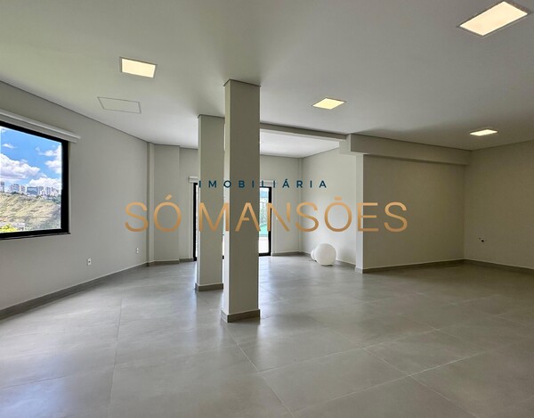 CASA DE 421M² À VENDA NO VALE DOS CRISTAIS.