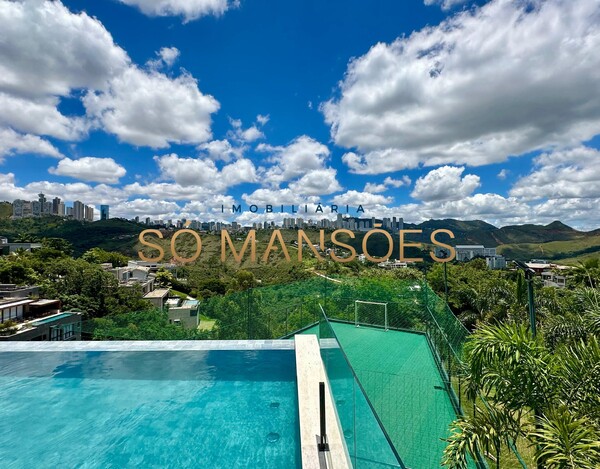 CASA DE 421M² À VENDA NO VALE DOS CRISTAIS.