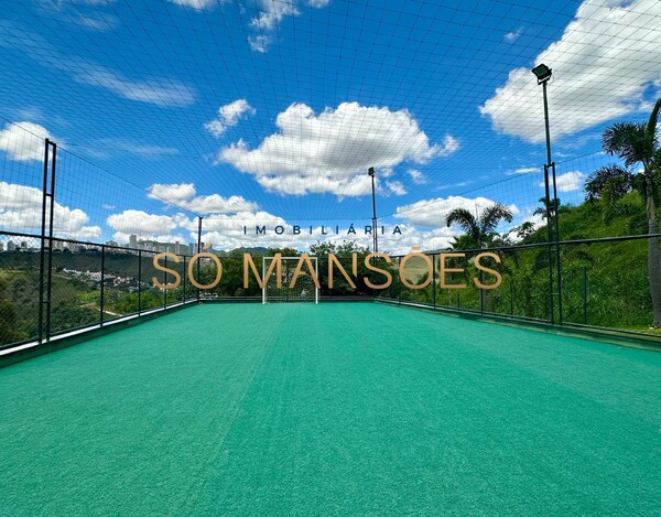 CASA DE 421M² À VENDA NO VALE DOS CRISTAIS.