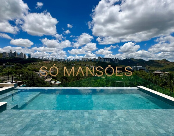 CASA DE 421M² À VENDA NO VALE DOS CRISTAIS.