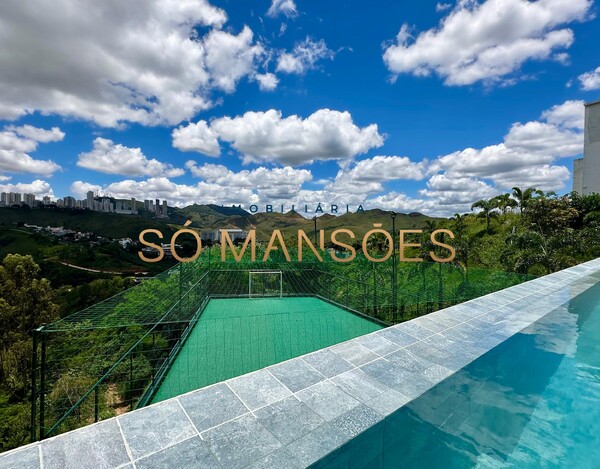 CASA DE 421M² À VENDA NO VALE DOS CRISTAIS.