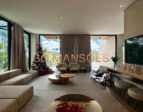 CASA DE 421M² À VENDA NO VALE DOS CRISTAIS.