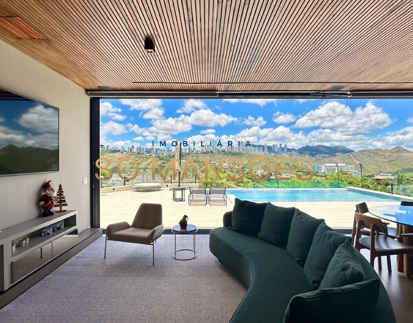 CASA DE 421M² À VENDA NO VALE DOS CRISTAIS.