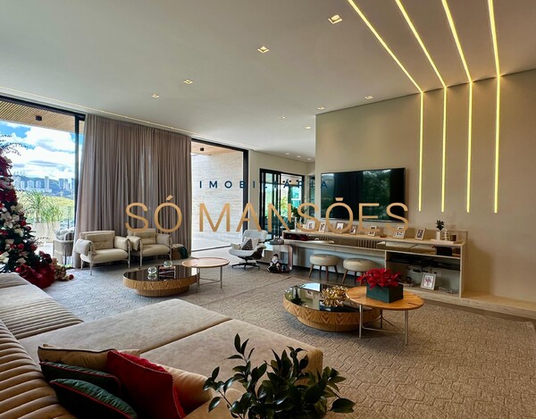 CASA DE 421M² À VENDA NO VALE DOS CRISTAIS.