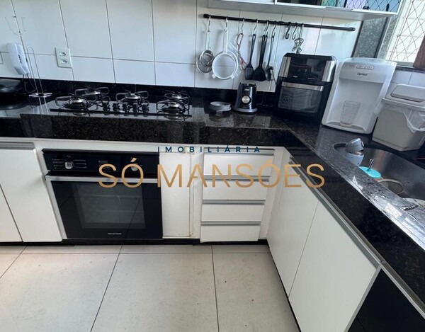 COBERTURA TRIPLEX DE LUXO COM VISTA DEFINITIVA PRÓXIMA AO COLÉGIO BATISTA MINEIRO