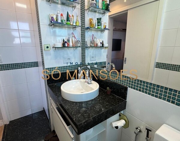 COBERTURA TRIPLEX DE LUXO COM VISTA DEFINITIVA PRÓXIMA AO COLÉGIO BATISTA MINEIRO