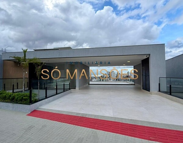 CASA DE ALTO PADRÃO À VENDA NO BURITIS EM CONDOMÍNIO FECHADO COM VISTA DEFINITIVA