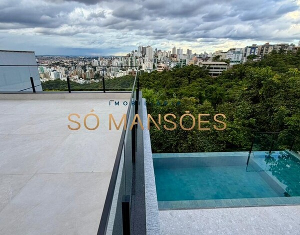 CASA DE ALTO PADRÃO À VENDA NO BURITIS EM CONDOMÍNIO FECHADO COM VISTA DEFINITIVA