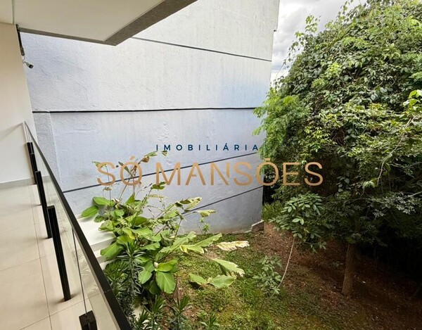 CASA DE ALTO PADRÃO À VENDA NO BURITIS EM CONDOMÍNIO FECHADO COM VISTA DEFINITIVA