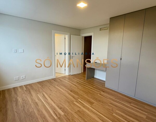 CASA DE ALTO PADRÃO À VENDA NO BURITIS EM CONDOMÍNIO FECHADO COM VISTA DEFINITIVA