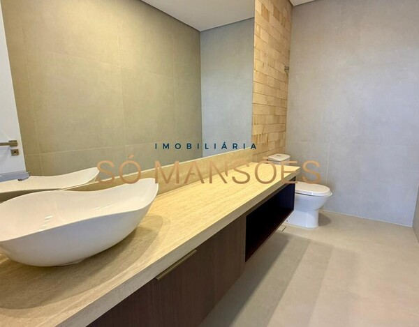 CASA DE ALTO PADRÃO À VENDA NO BURITIS EM CONDOMÍNIO FECHADO COM VISTA DEFINITIVA