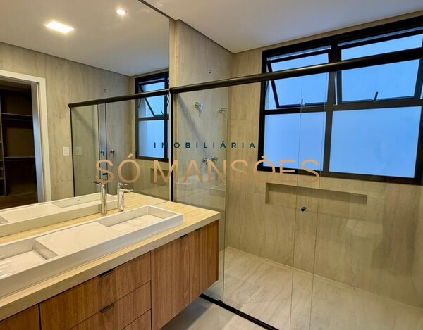 CASA DE ALTO PADRÃO À VENDA NO BURITIS EM CONDOMÍNIO FECHADO COM VISTA DEFINITIVA