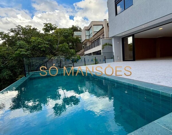 CASA DE ALTO PADRÃO À VENDA NO BURITIS EM CONDOMÍNIO FECHADO COM VISTA DEFINITIVA