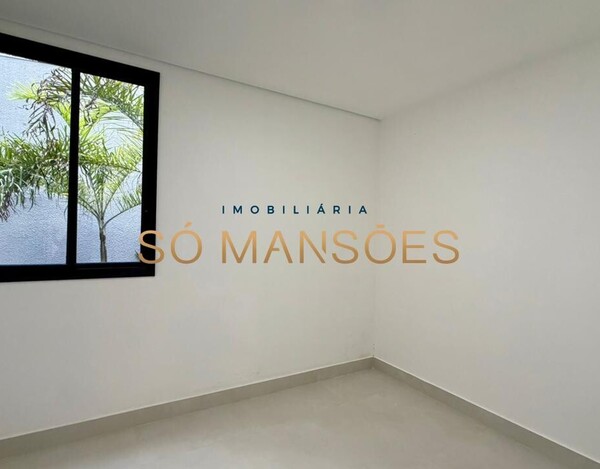 CASA DE ALTO PADRÃO À VENDA NO BURITIS EM CONDOMÍNIO FECHADO COM VISTA DEFINITIVA